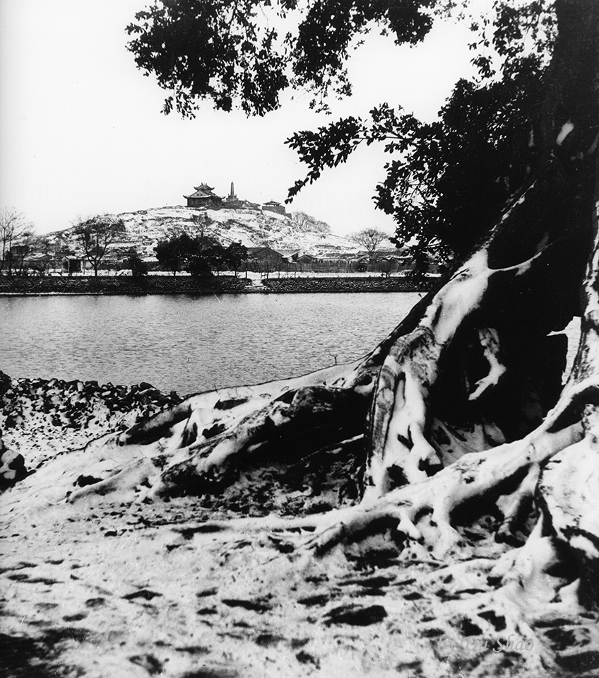 从九山河远眺松台山