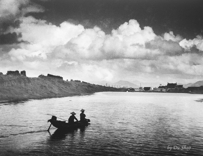 Cloud over the Jiushan River and Home in Sight